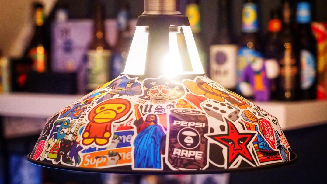 Stickerbomb Lampe